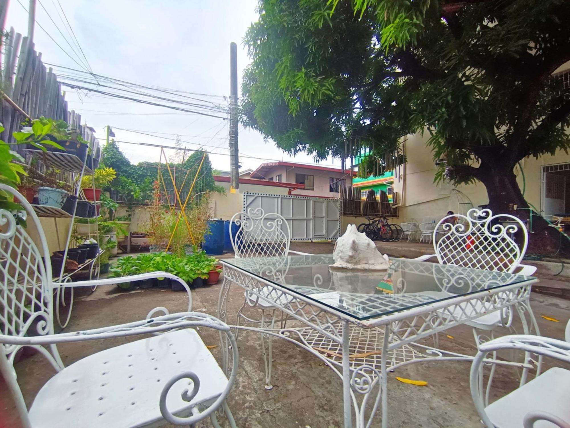 Bed And Brewhouse Sucat Bed & Breakfast Paranaque City ภายนอก รูปภาพ