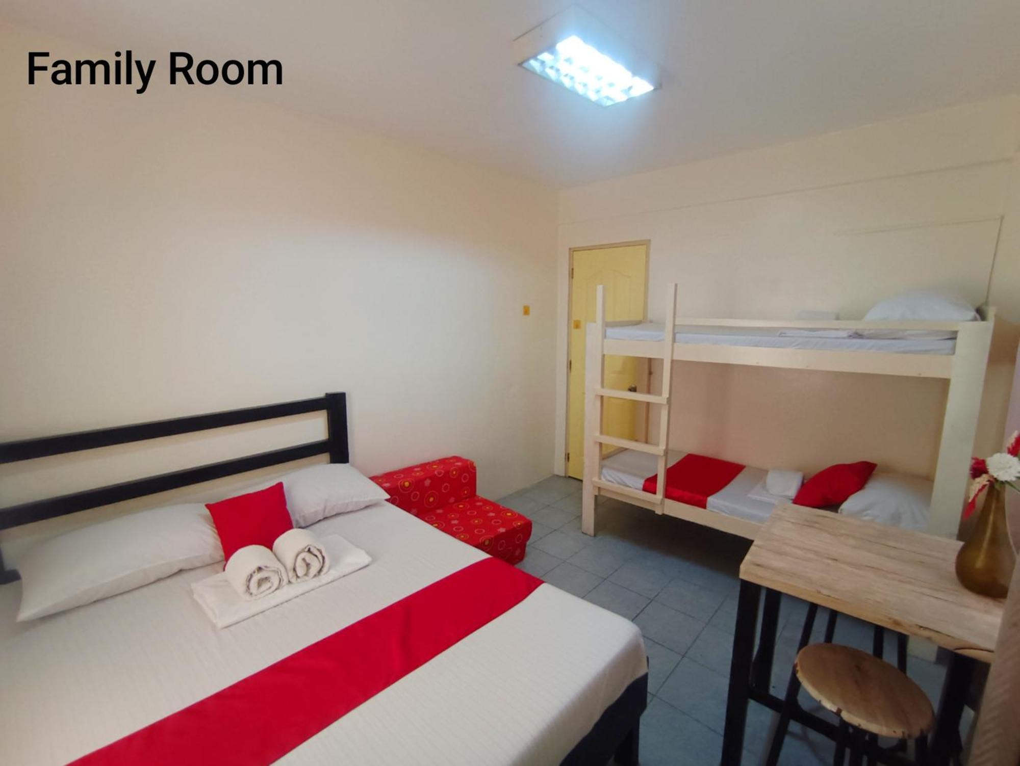 Bed And Brewhouse Sucat Bed & Breakfast Paranaque City ภายนอก รูปภาพ