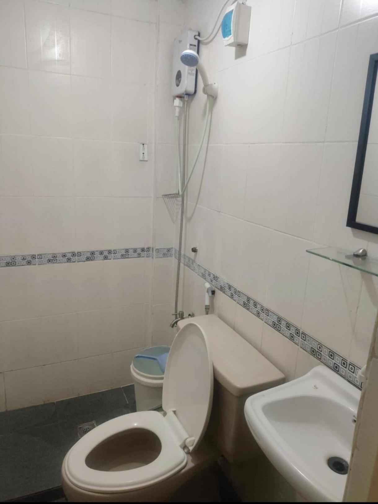 Bed And Brewhouse Sucat Bed & Breakfast Paranaque City ภายนอก รูปภาพ